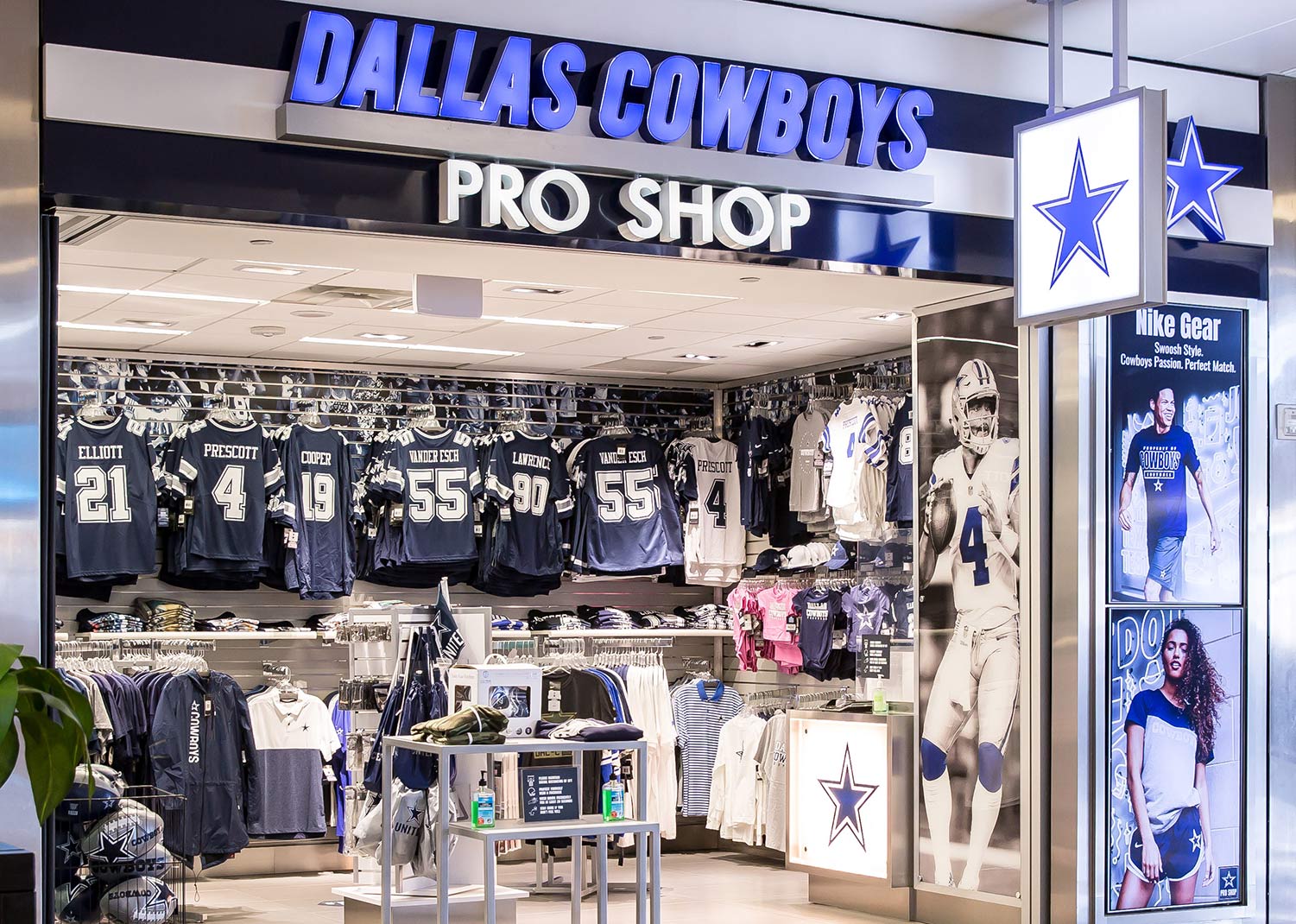 dallas cowboys apparel store near me